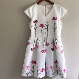 Ted Baker London size 4 NWOT this is a ted Baker 4